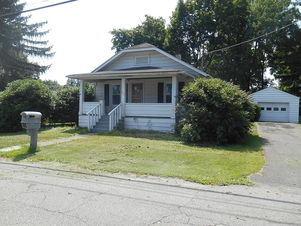 805 Chamberlain St photo 1