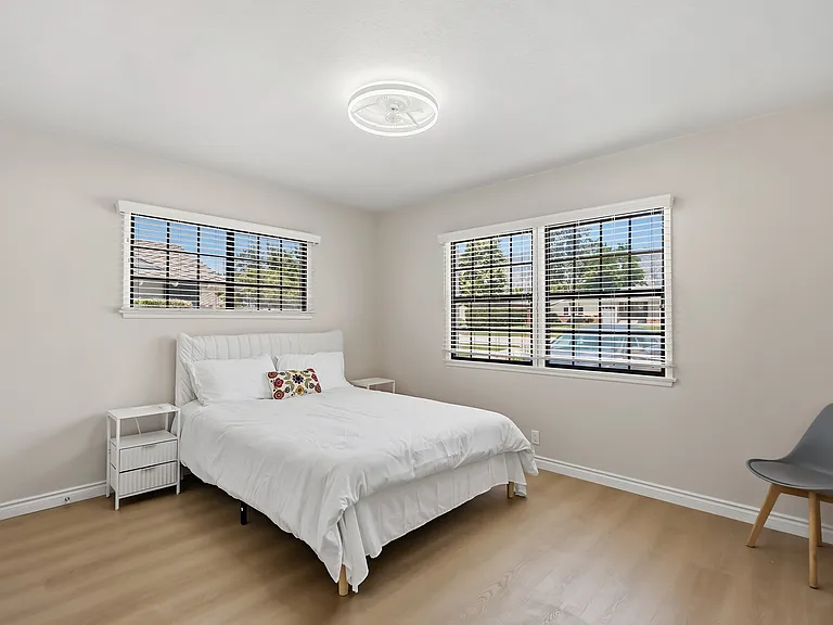 750 E Mountain View Ave — Photo 21