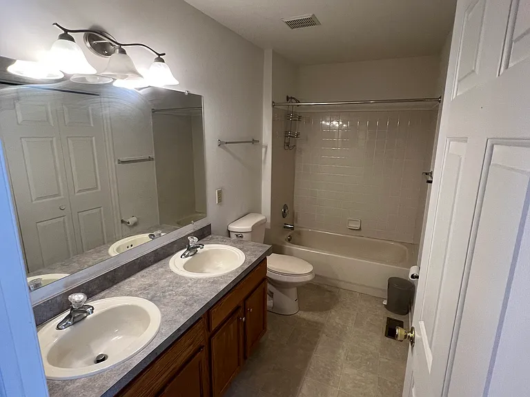 303 Victoria Way — Photo 25