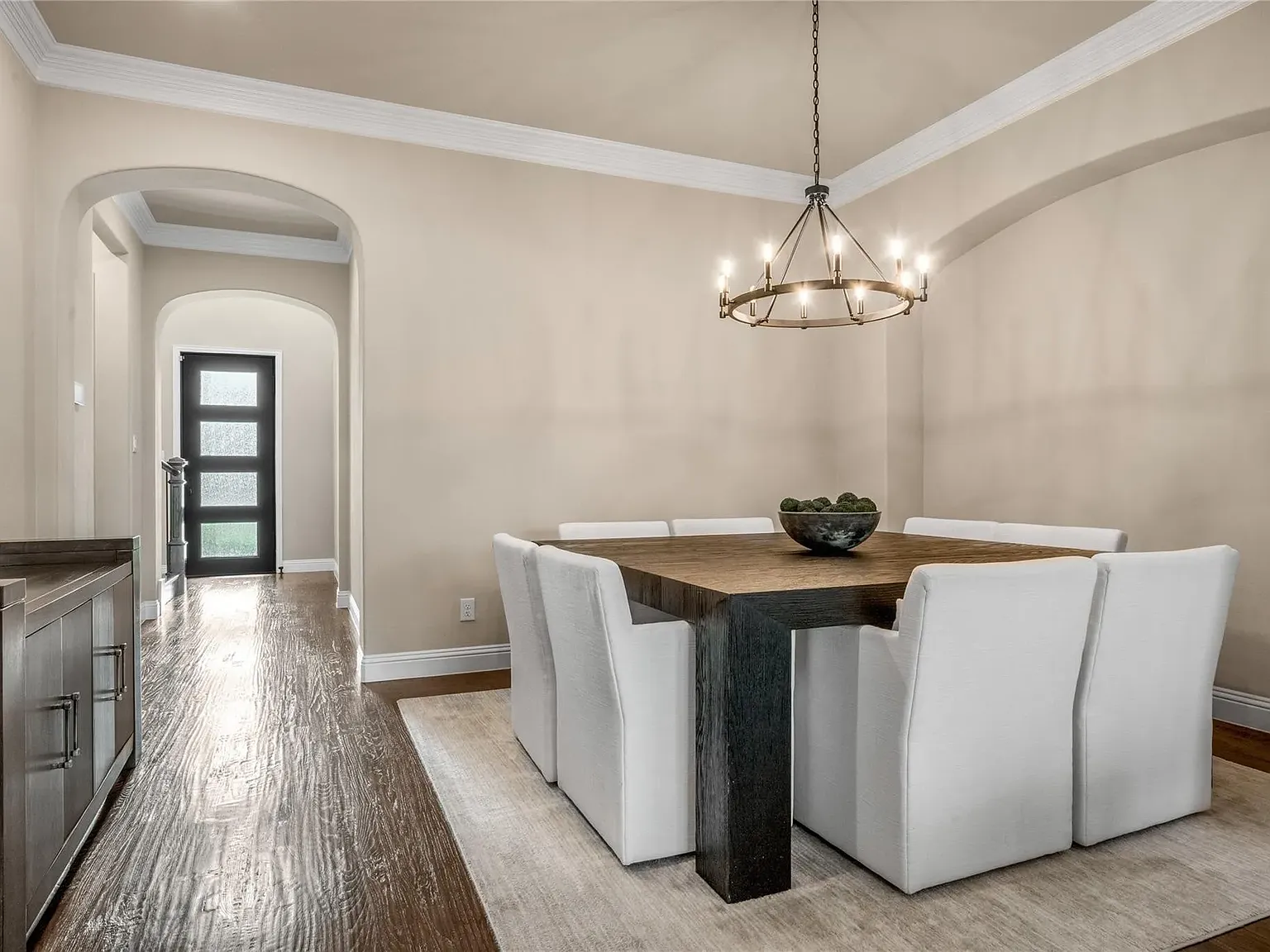 4 bed, 4.5 bath, 3385 sqft, $5,300 — Photo 4