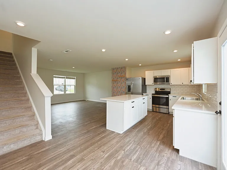 2161 Brokeshire Dr — Photo 29