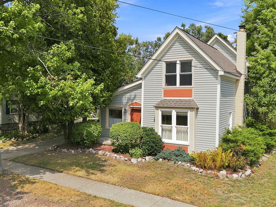 1st image of 79 Dennison St