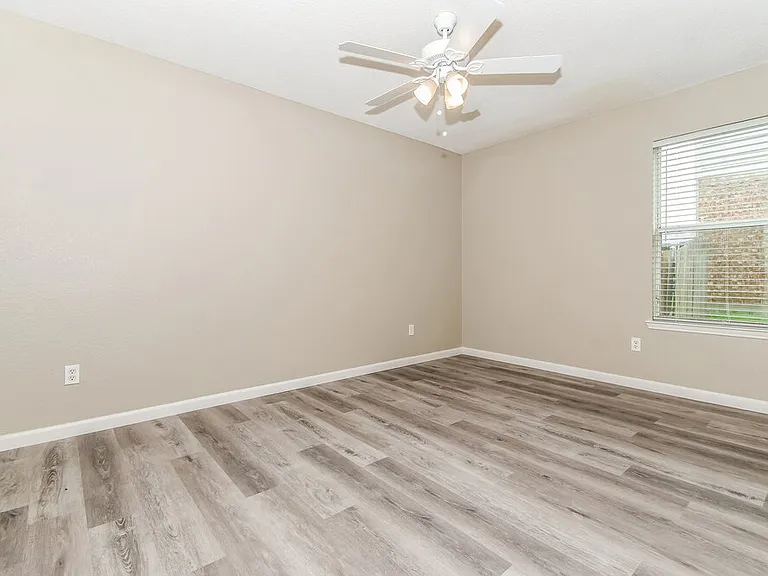 2100 Aster Trl — Photo 14