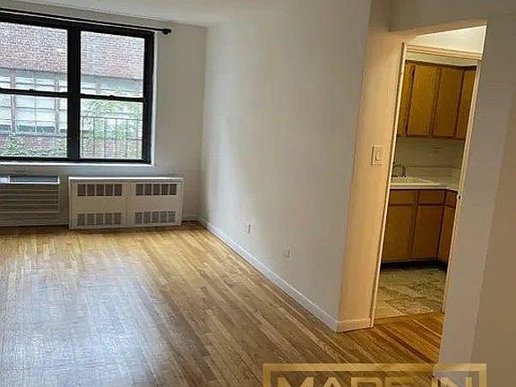 3rd image of 327 W 30th St APT 4B