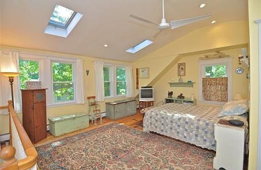 5th image of 22 Pequot Rd