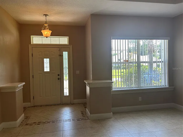 20 Woodfield Dr — Photo 2
