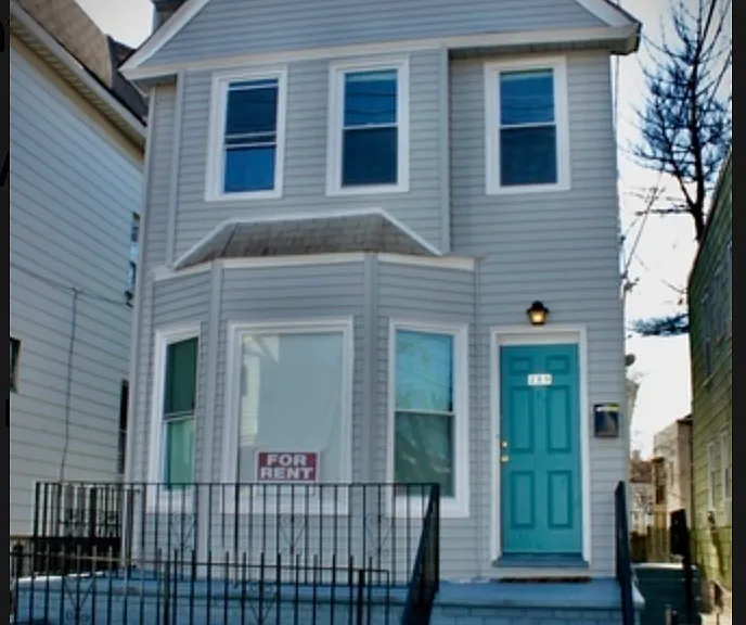 289 Claremont Ave — Photo 1