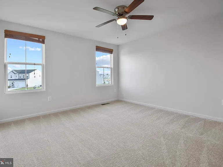 2041 Crepe Myrtle Ln — Photo 17