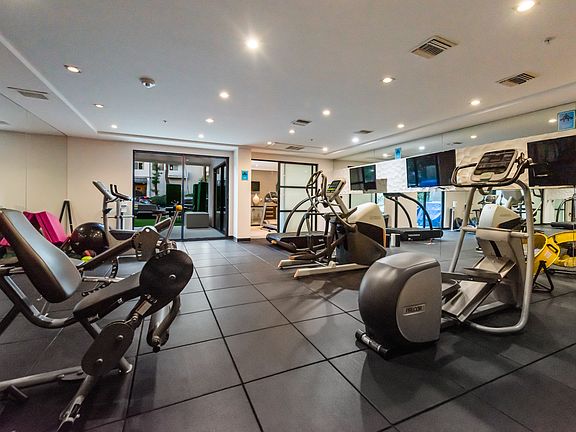 5th image of 432 N Oakhurst Dr #407