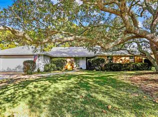 1328 Tiger Ln, Gulf Breeze, FL 32563