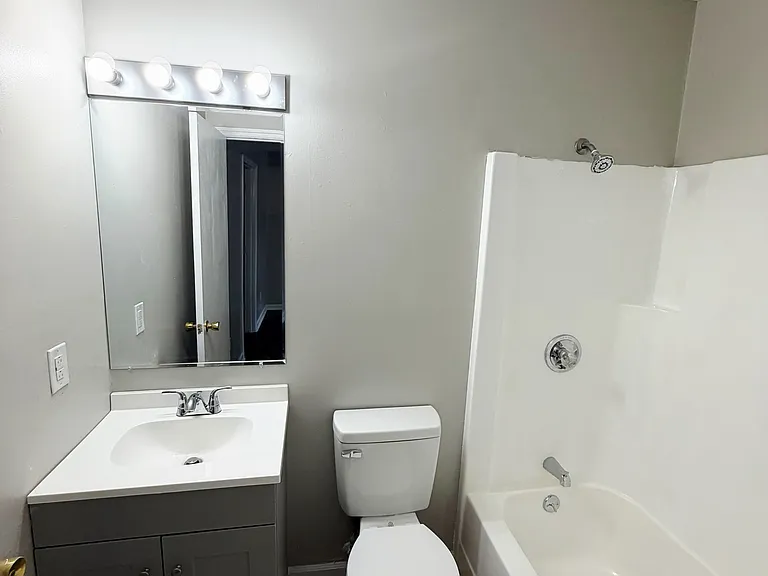 106 Rice Ct #11 — Photo 2