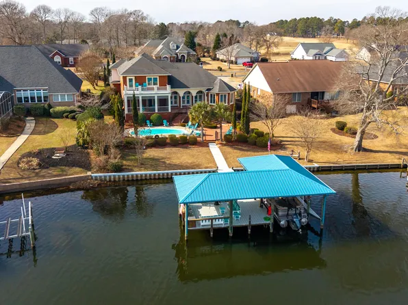 108 Plantation Dr, Manning, SC 29102