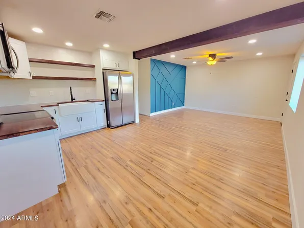 2745 E PORTLAND Street, Phoenix, AZ 85008