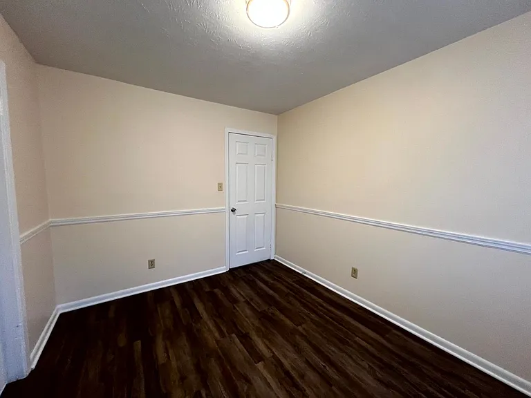 944 Lark Dr — Photo 9