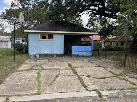 5th image of 551 S 3rd St