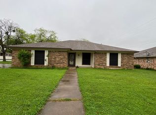 760 NW Douglas St, Burleson, TX 76028