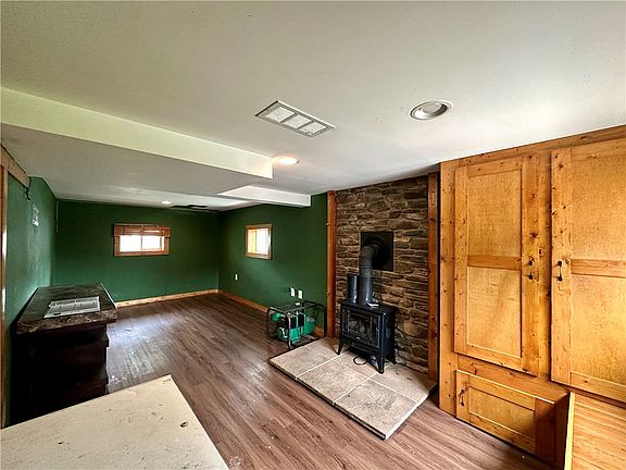 5th image of 509 Deemer Ave
