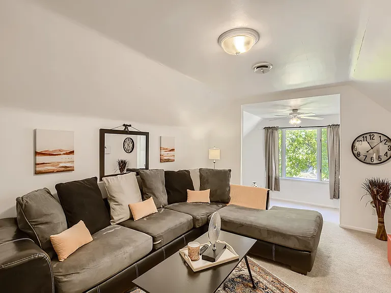 528 Pratt St — Photo 15