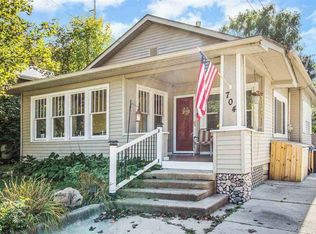 704 Main St, Fenton, MI 48430