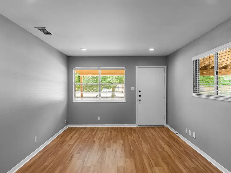 2205 Lanier Dr #B — Photo 2