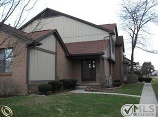 255 Meadow Bridge Dr #22, Rochester Hills, MI