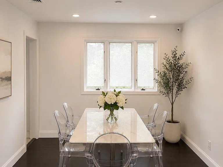 10 Bellingham Ln — Photo 3