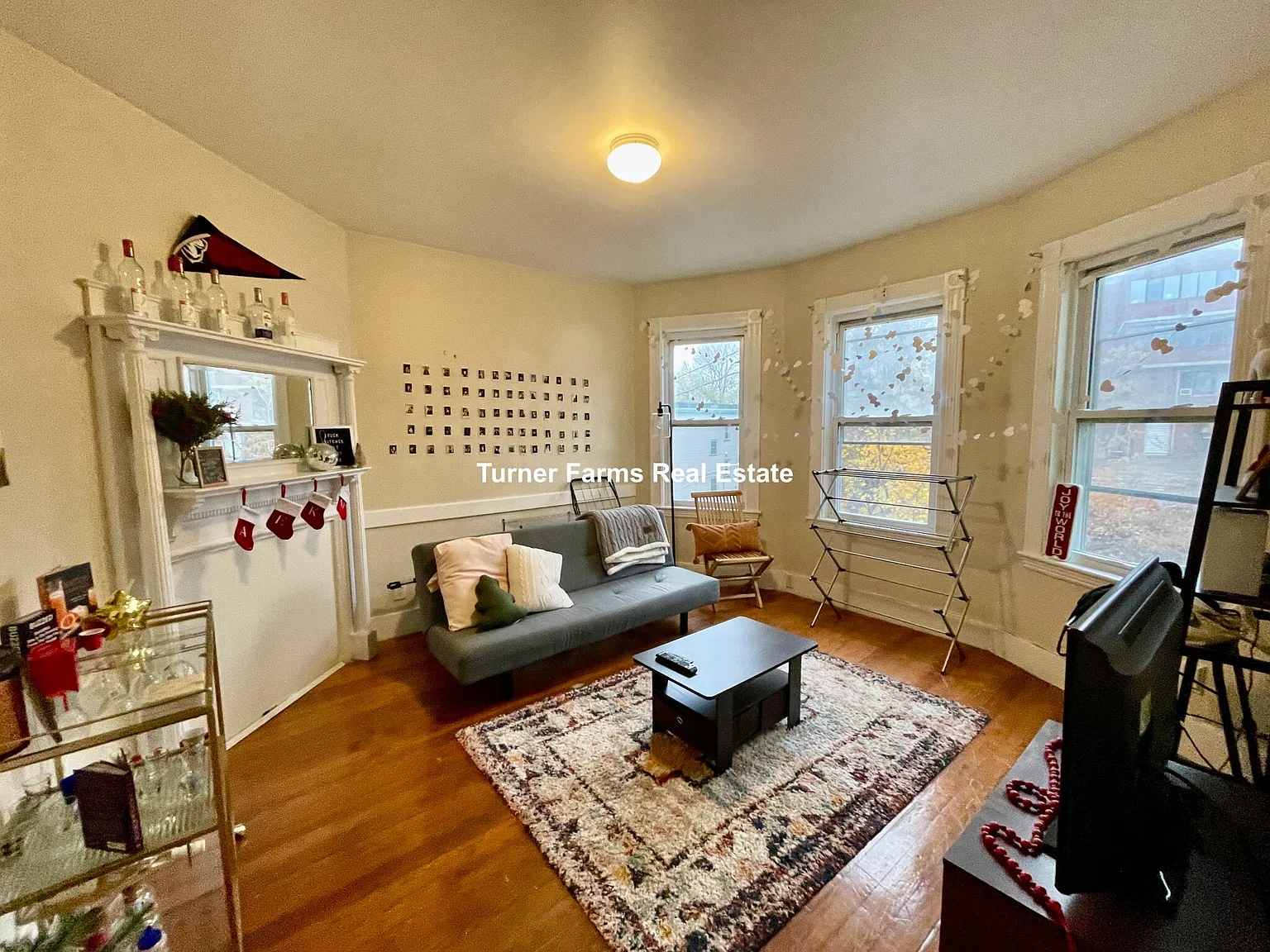 4 bed, 1.5 bath, 9999 sqft, $5,000 — Photo 1