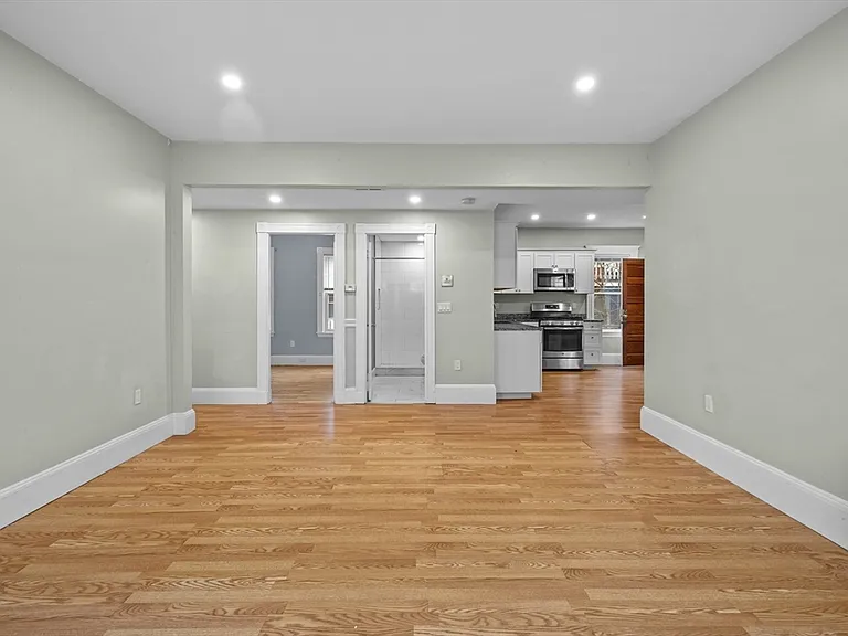 25 Howes St #3 — Photo 5