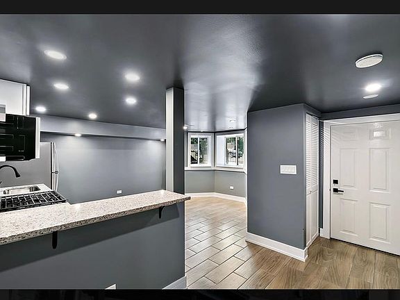 4th image of 1829 N Drake Ave #G