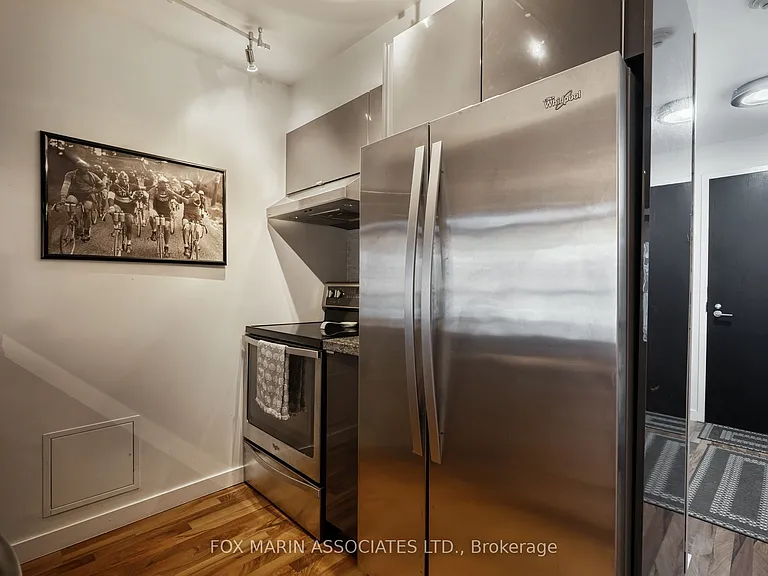 1005 King St W #207 — Photo 6