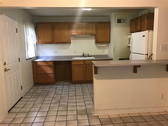 4th image of 3313 Argyle Ct