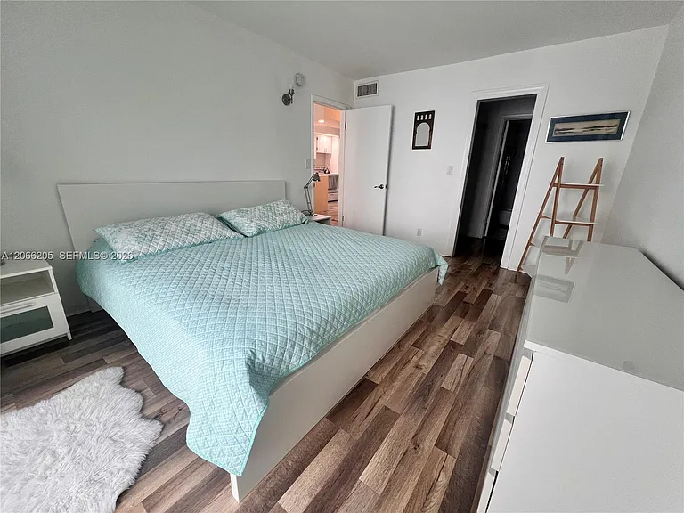 240 Galen Dr #302 — Photo 11