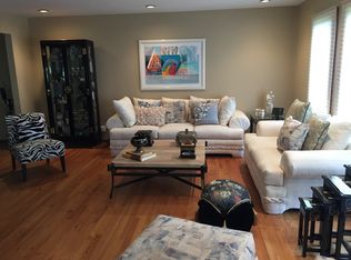 2765 Priscilla Ave, Highland Park, IL