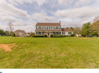 5 Mill Pond Dr, Cream Ridge, NJ 08514