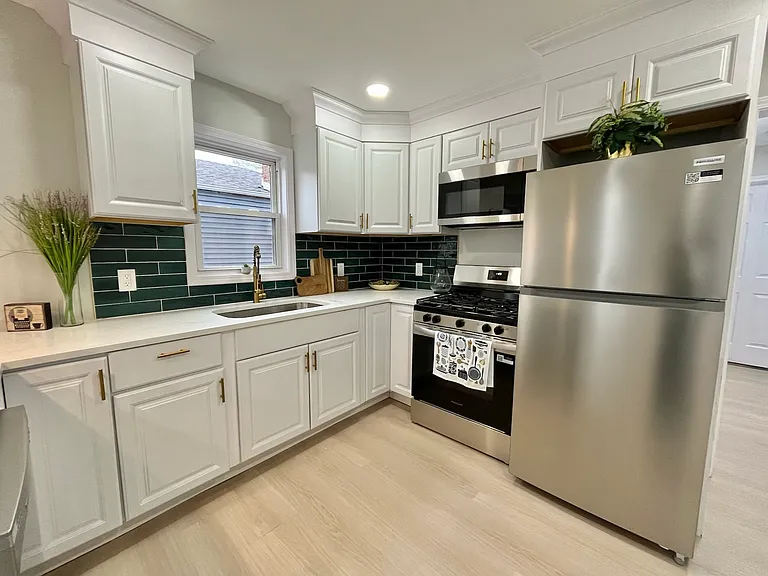 480 W 23rd Ave — Photo 8