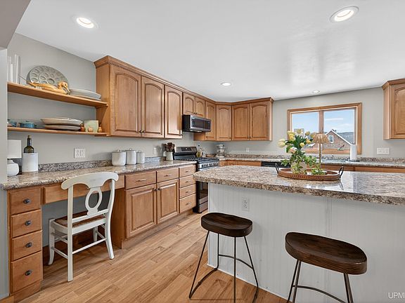4th image of 1014 Minnesota St