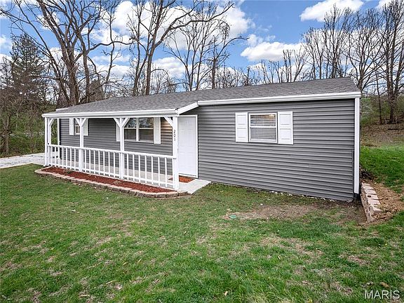 3rd image of 201 Pine Ridge Dr