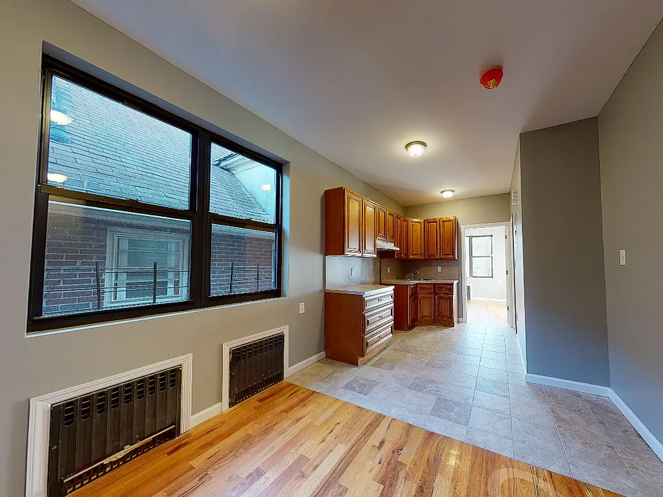 305 Gordon St #2