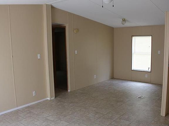 4th image of 2419 Alvin St