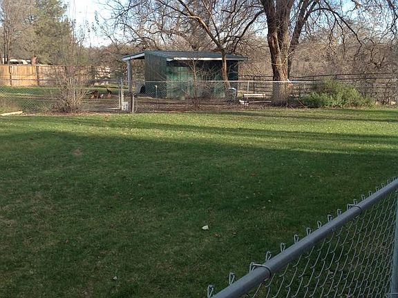 front yard&chicken coop/barn