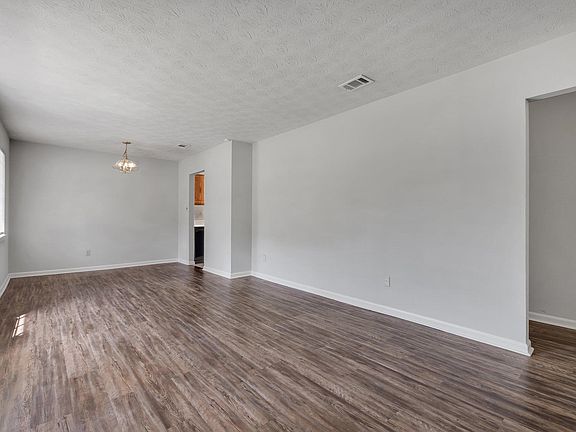 2nd image of 1836 Doric Dr