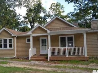 79 E Bartlett Rd, Middle Island, NY 11953