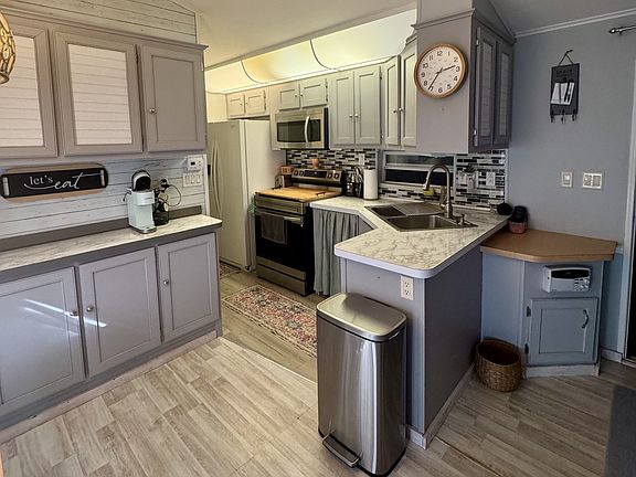 5th image of 7125 Fruitville Rd #1805