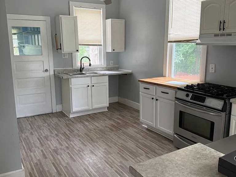 7048 Raymond Ave — Photo 3