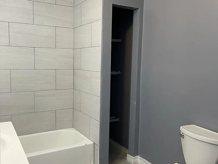 2524 Hiland St — Photo 17