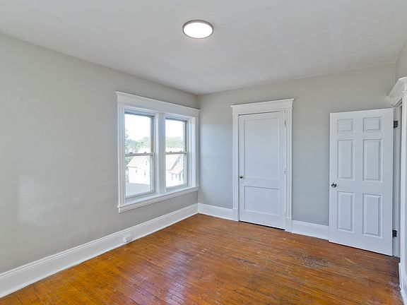 5th image of 201 Dickinson St #6