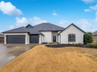 7896 Lindsay Ln, Edmond, OK 73025