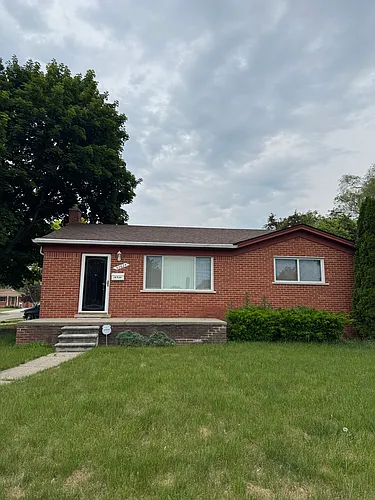 32624 Windsor St Photo 1