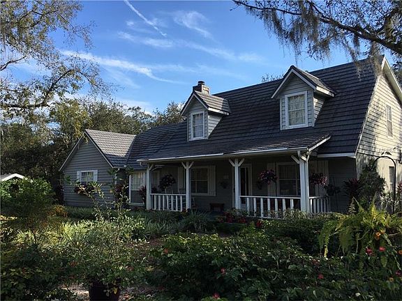 2nd image of 6025 Feather Ln