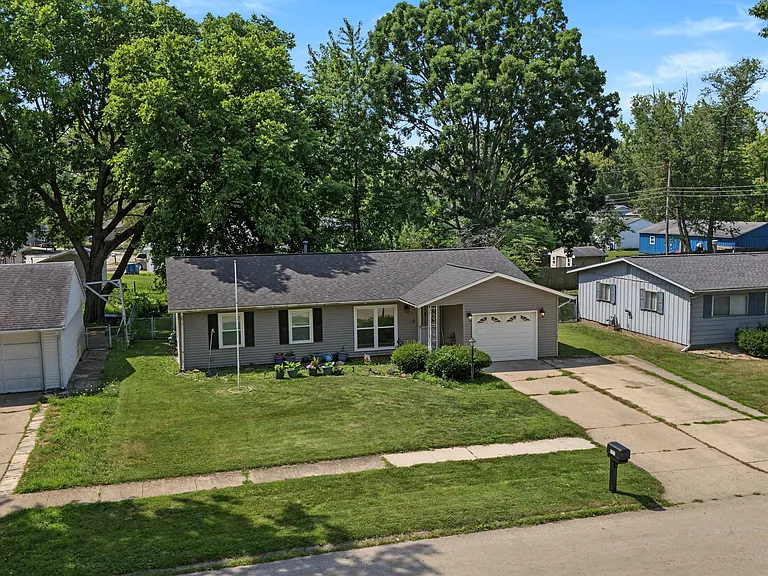 2509 Sheridan Dr — Photo 3